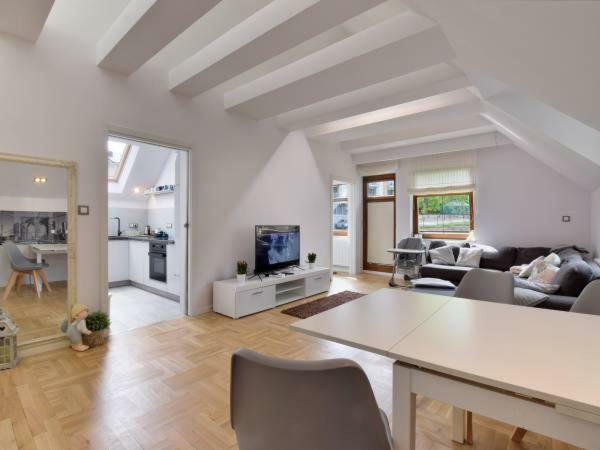 Zloty Widok Bed & Breakfast